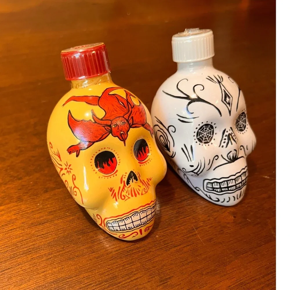 KAH Tequila Skull Bottles Set of 2 EMPTY Mini‎ Collectible Display Bottles